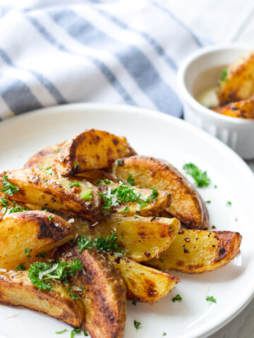 garlic roasted potato wedges