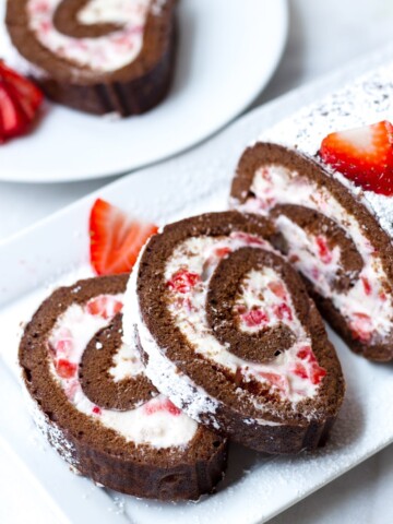 Easy Strawberry Chocolate Cake Roll