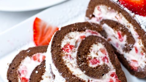 Easy Strawberry Chocolate Cake Roll