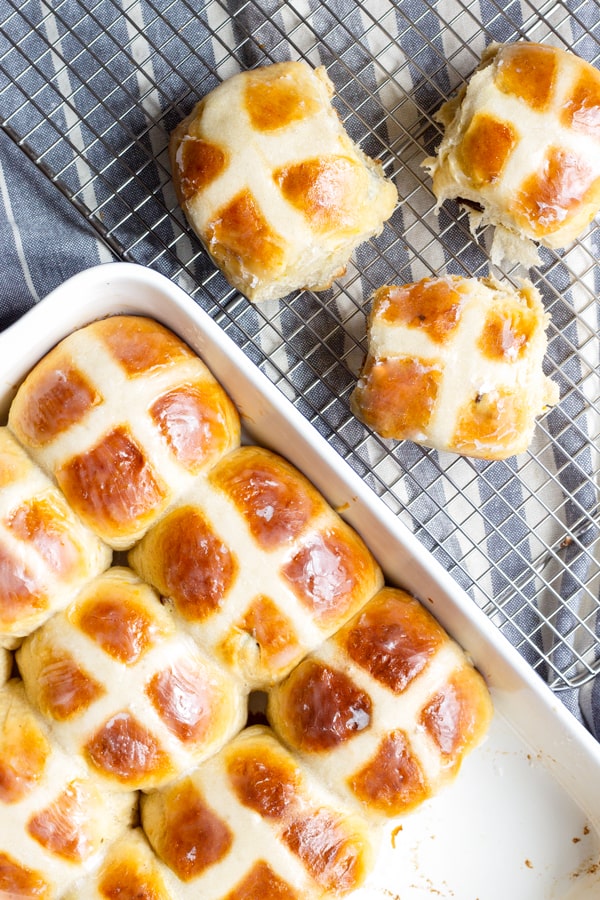 Easy Hot Cross Buns Recipe for Easter