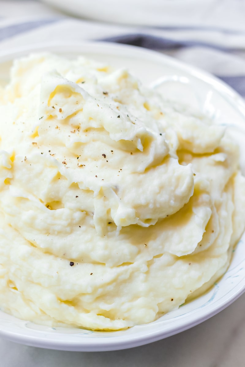Fluffy Mashed Potatoes with Russet Potatoes