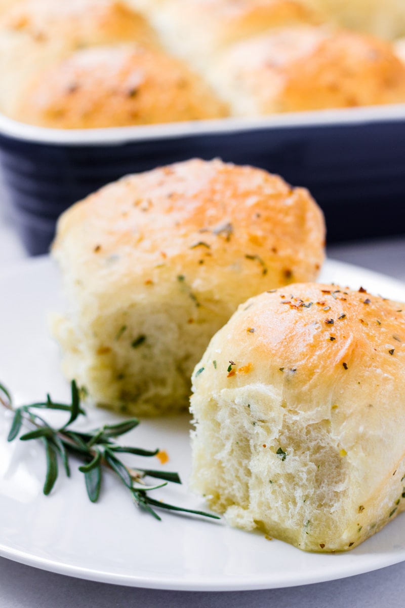 9 by 13 herb dinner rolls with garlic