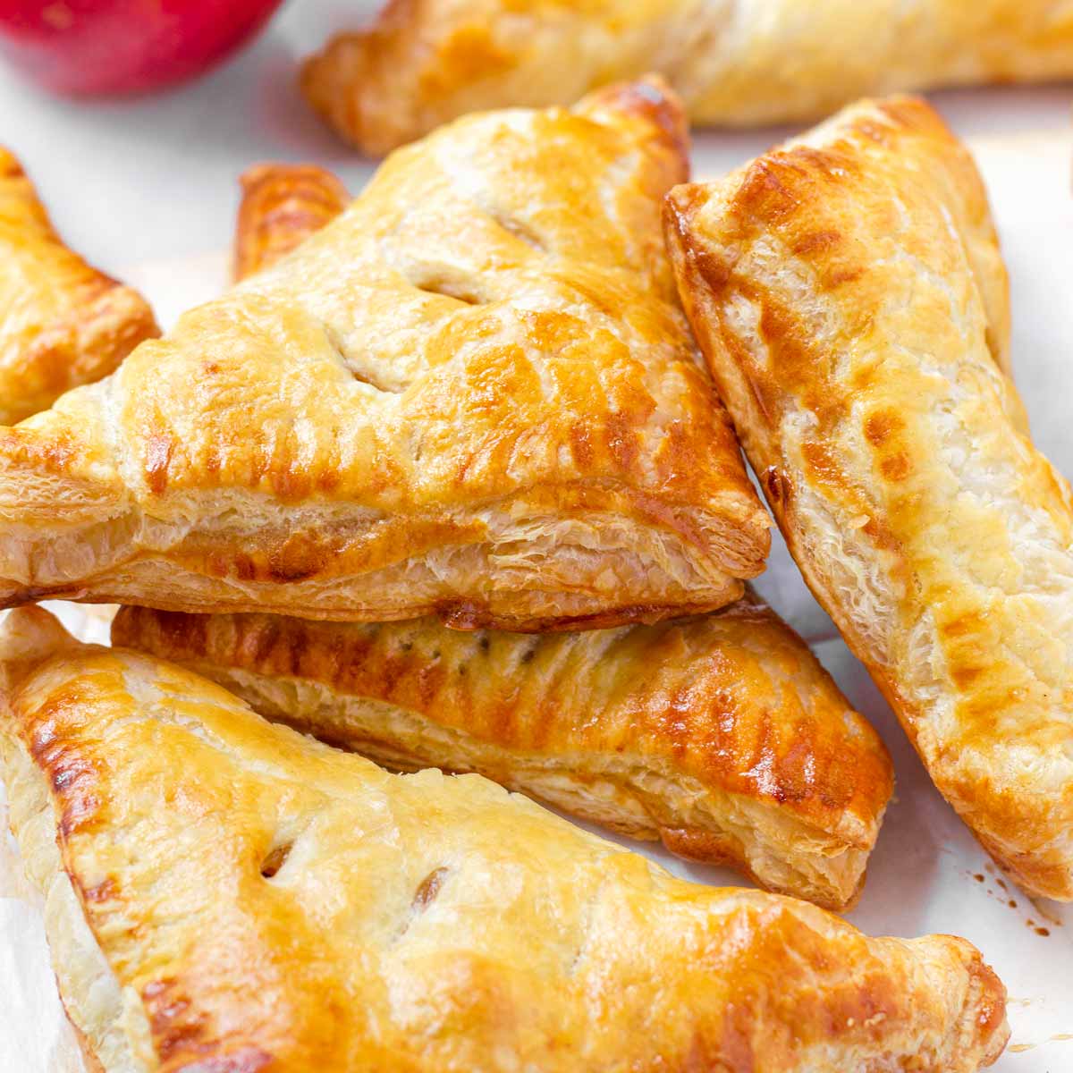 apple turnover with puff pastry