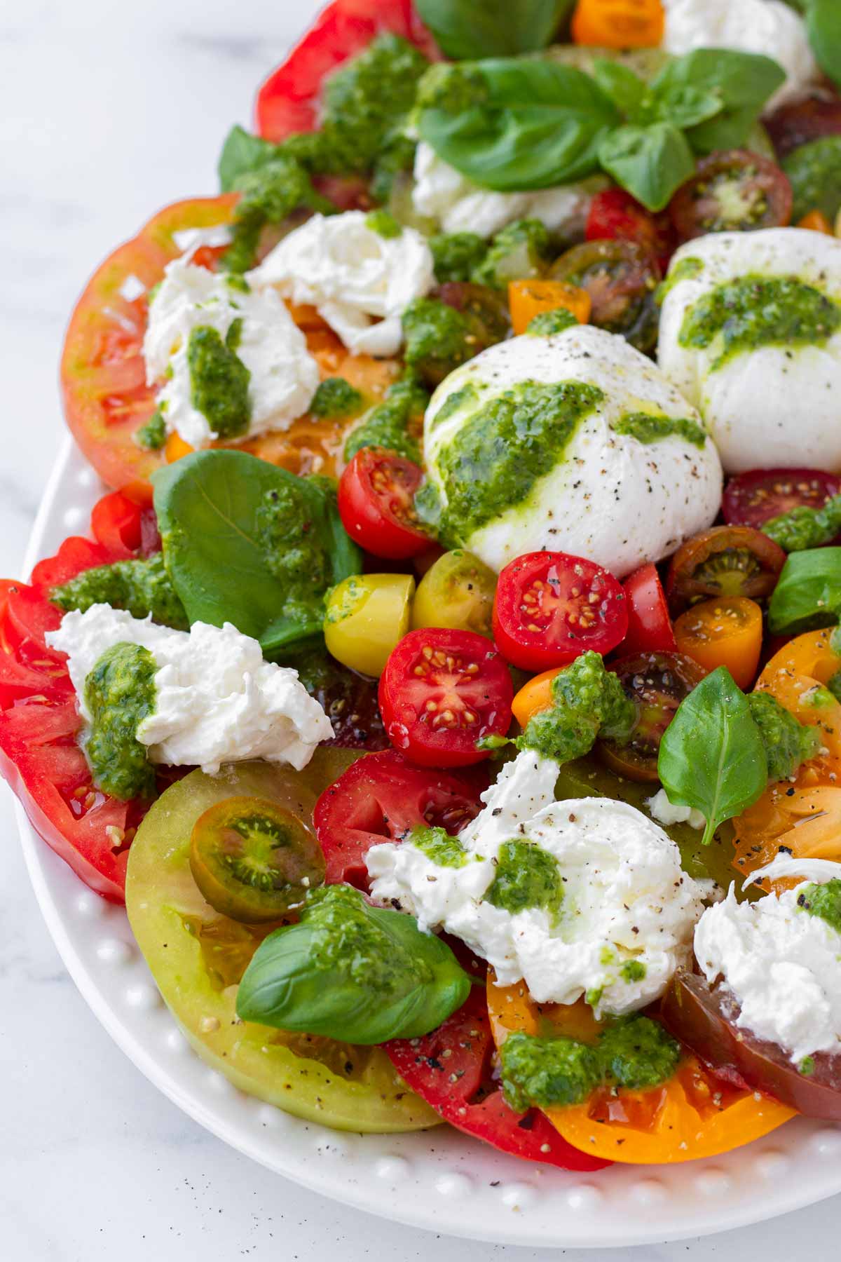 tomato burrata salad with dressing