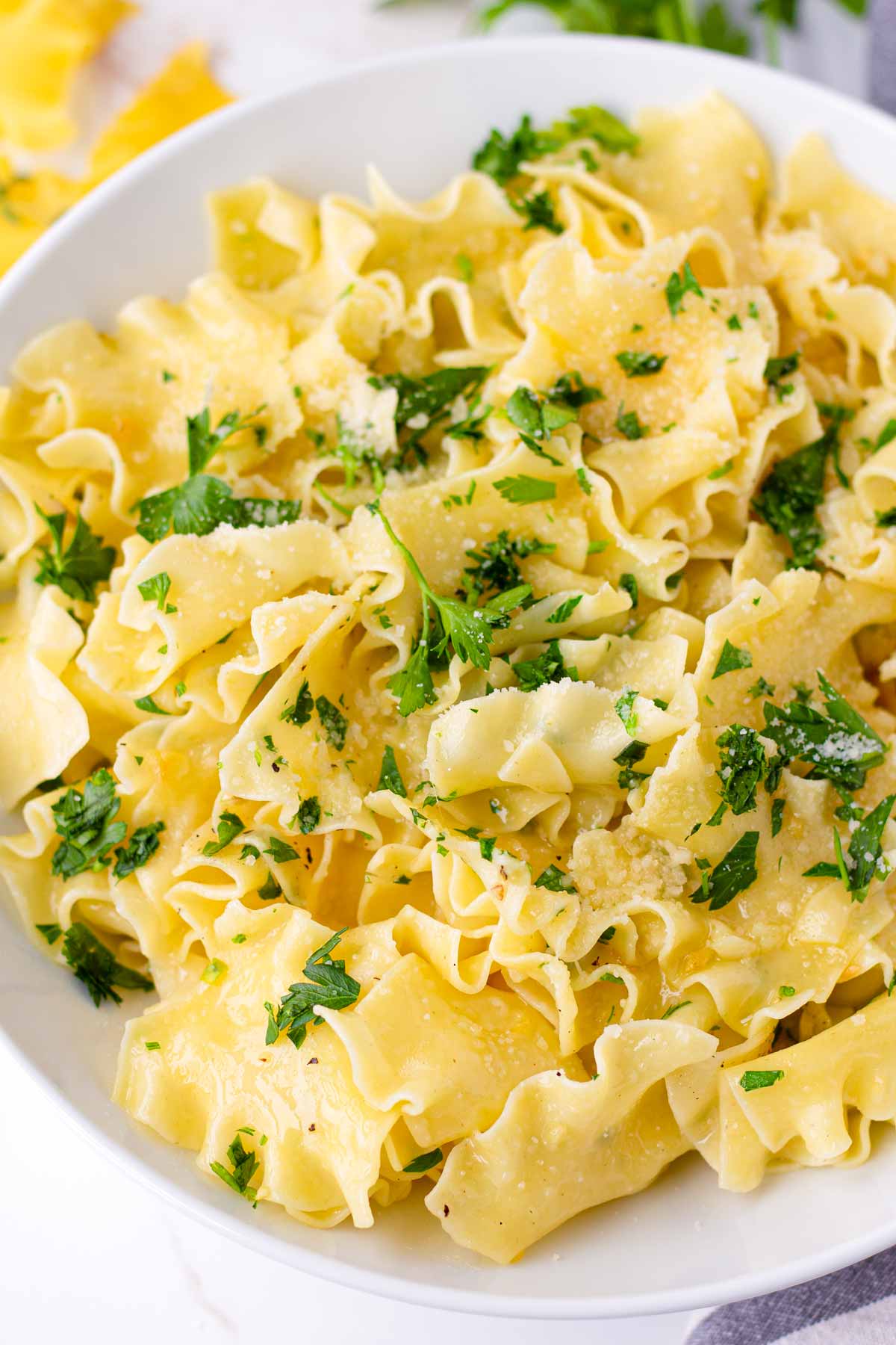 parmesan buttered noodles with parsley