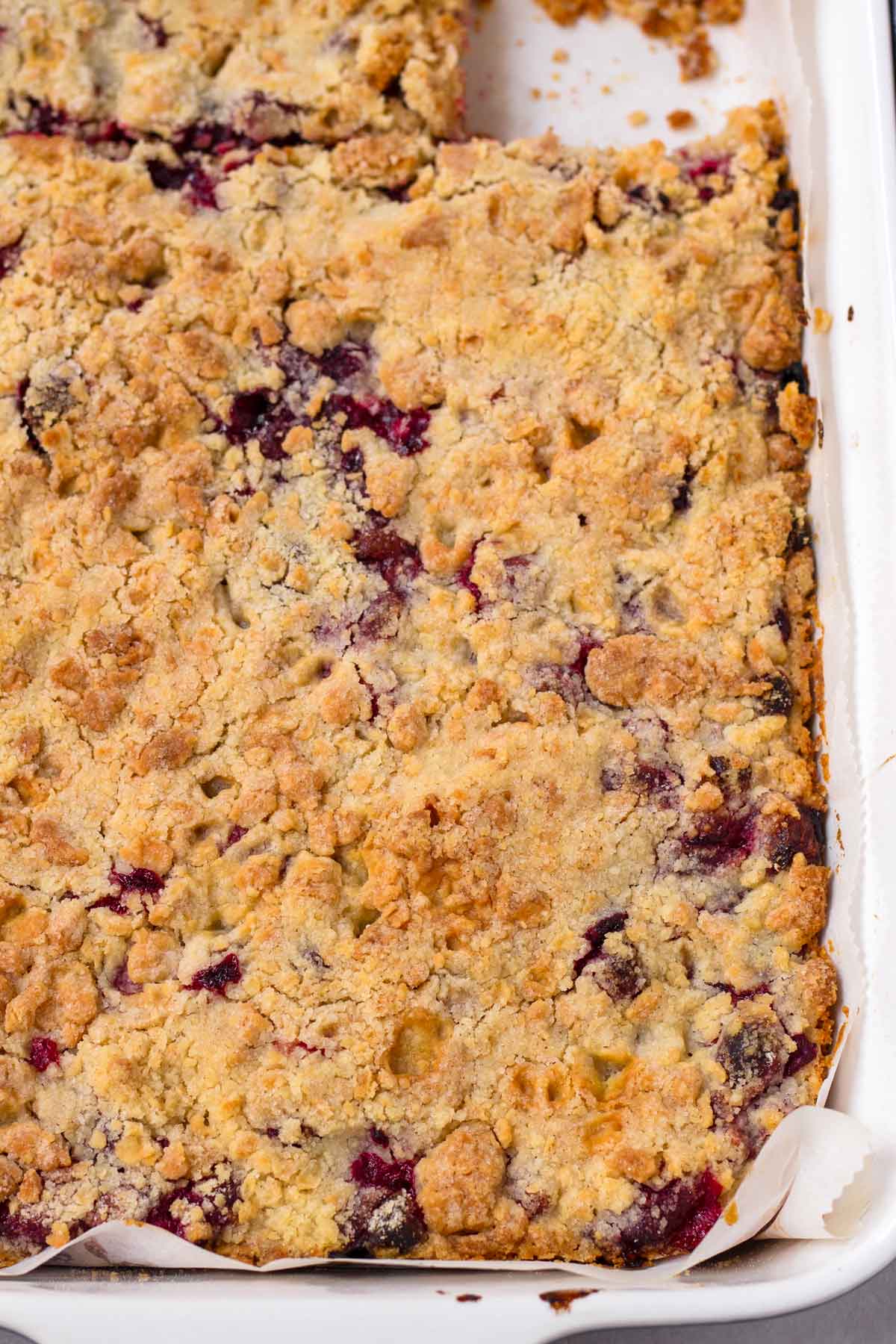 golden brown baked cranberry crumble