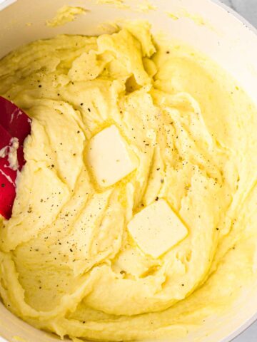 creamy mashed potatoes with butter