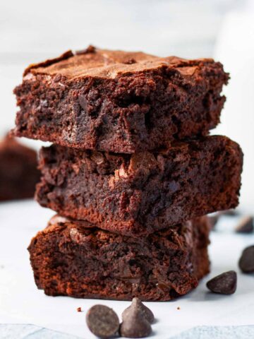 chocolate brownies fudgy and cakey