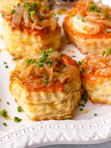 onion puff pastry bites individual