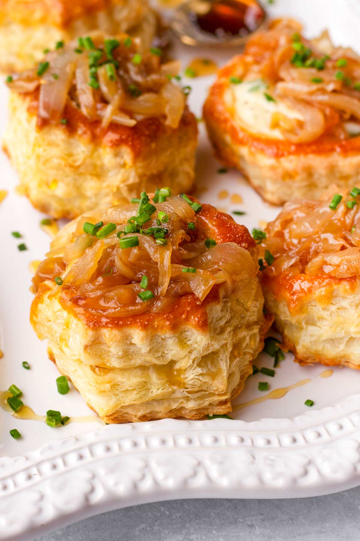 onion puff pastry bites individual