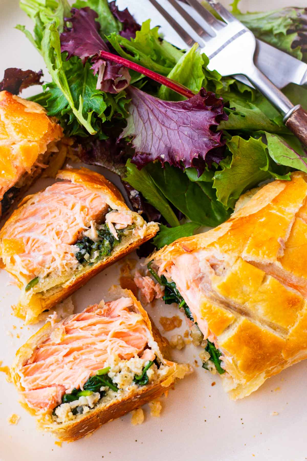 salmon wellington with puff pastry