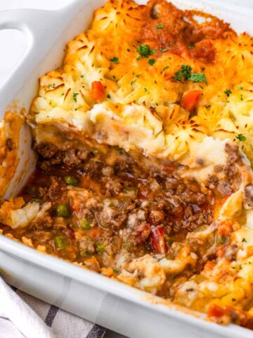 easy cottage pie in baking dish