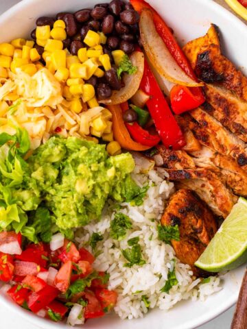 chicken fajita bowls