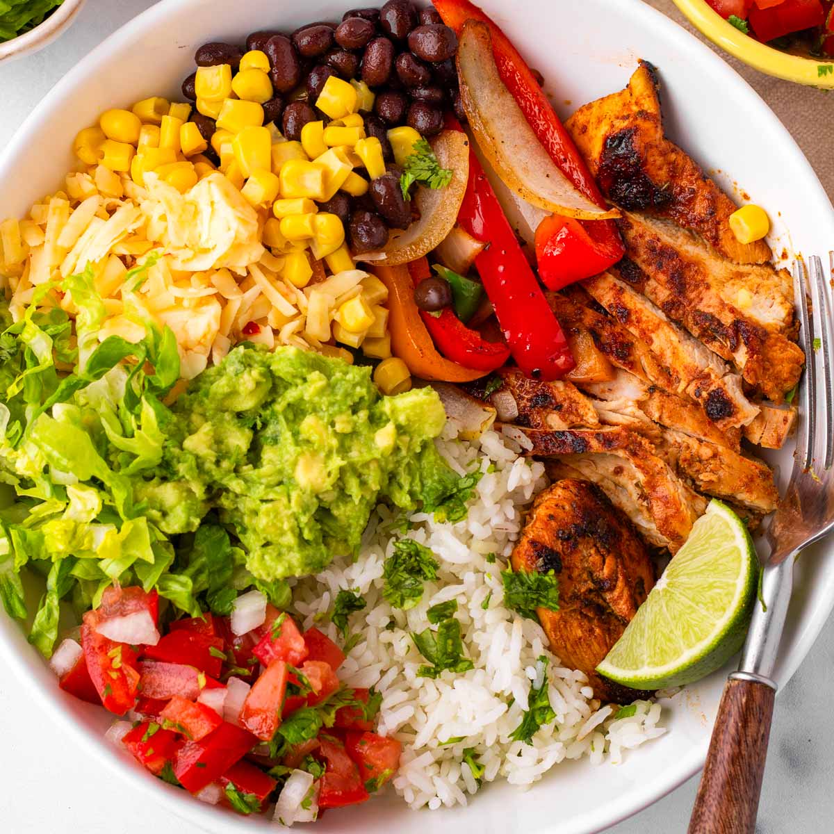 chicken fajita bowls