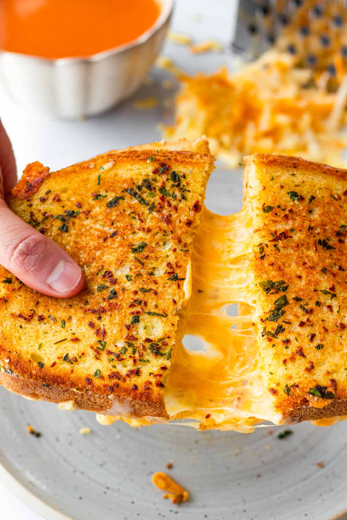 garlic bread grilled cheese pull