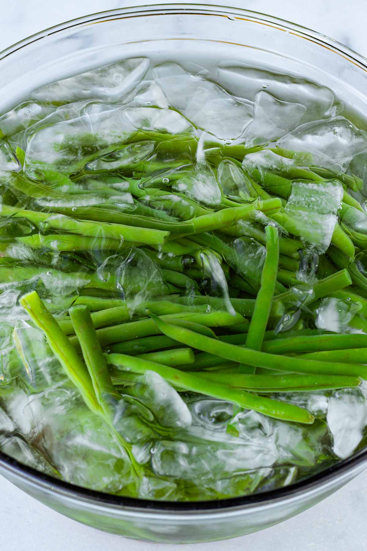 green beans in ice bath