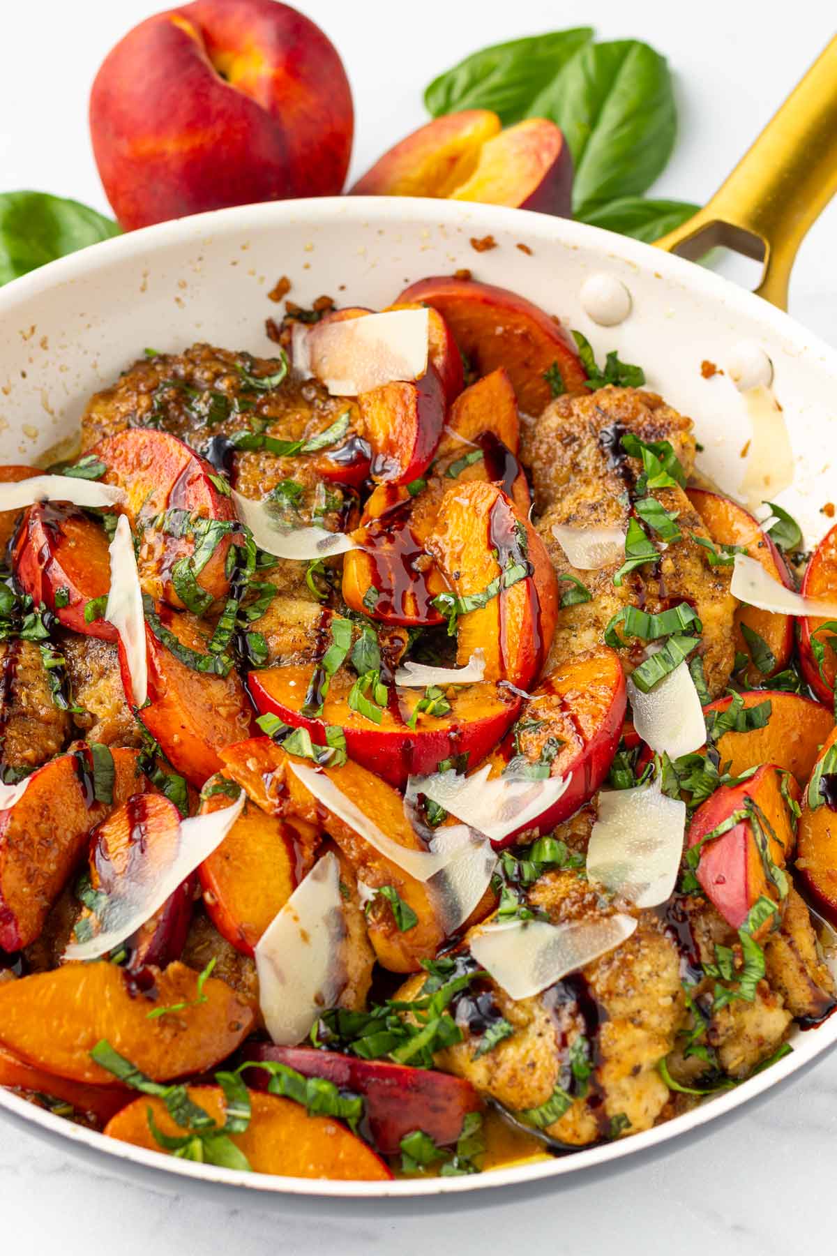 skillet peaches and chicken with basil