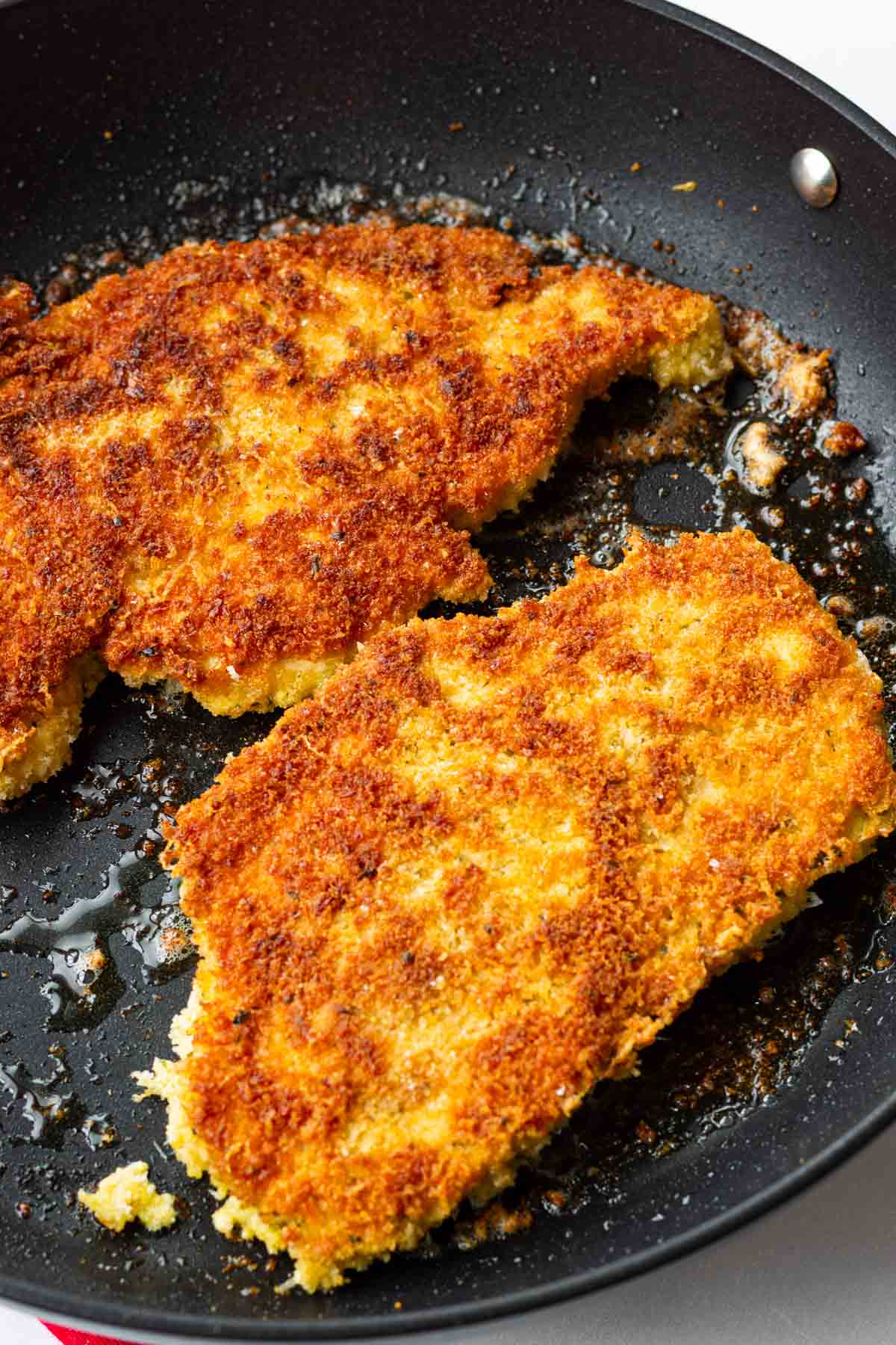 searing chicken cutlets in pan