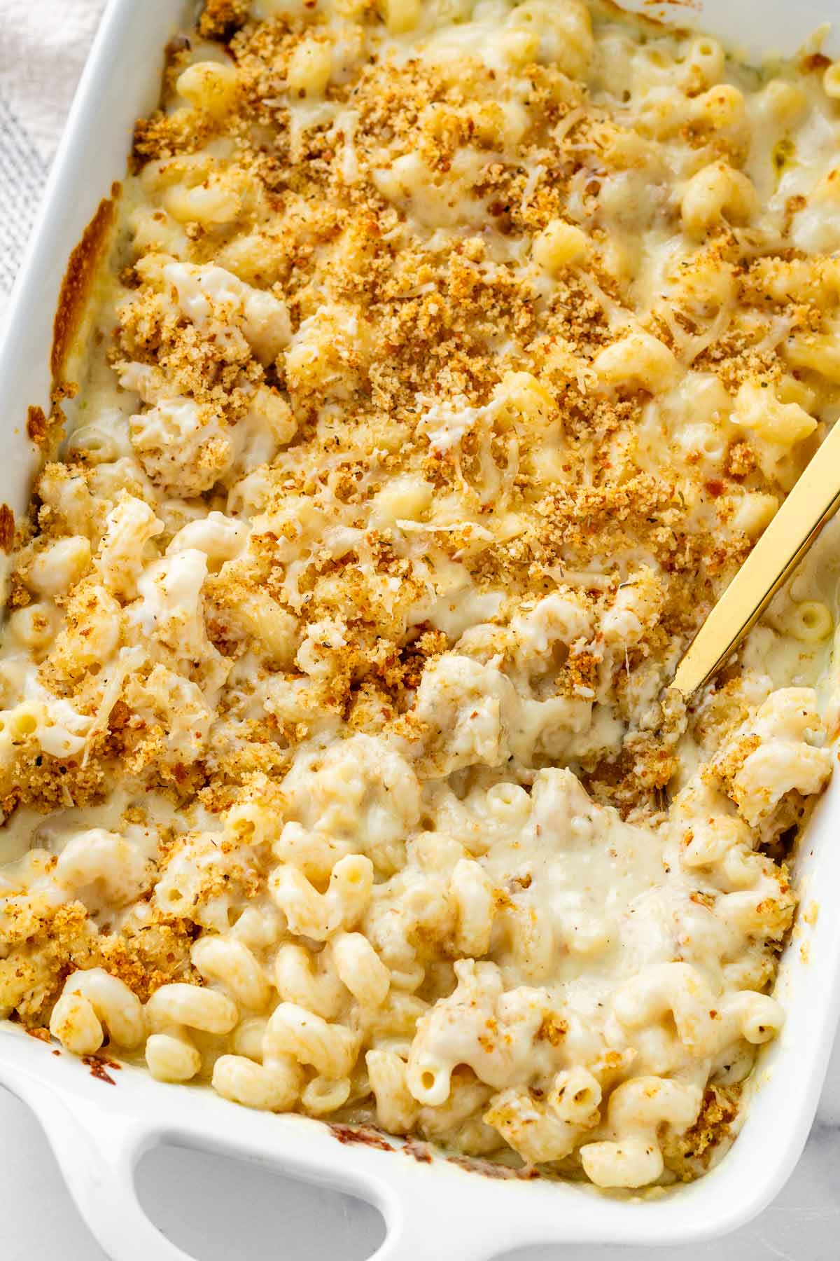 finished baked white cheddar mac and cheese with breadcrumbs